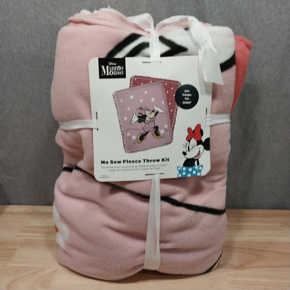 Disney Minnie Mouse No Sew Fleece Throw Kit DIY Craft 72x60 Pink Polka Dot